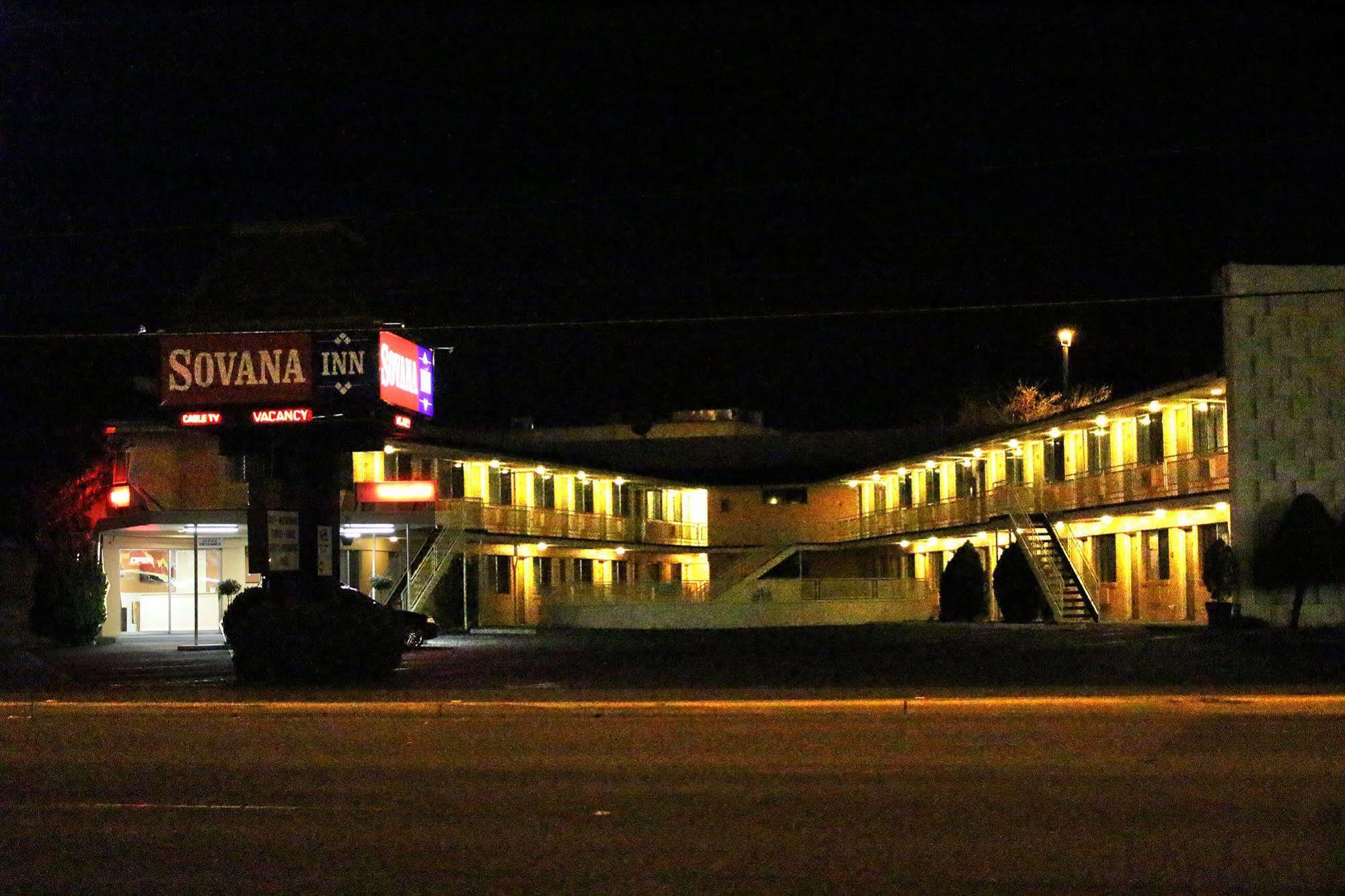 Sovana Inn Medford Exterior photo